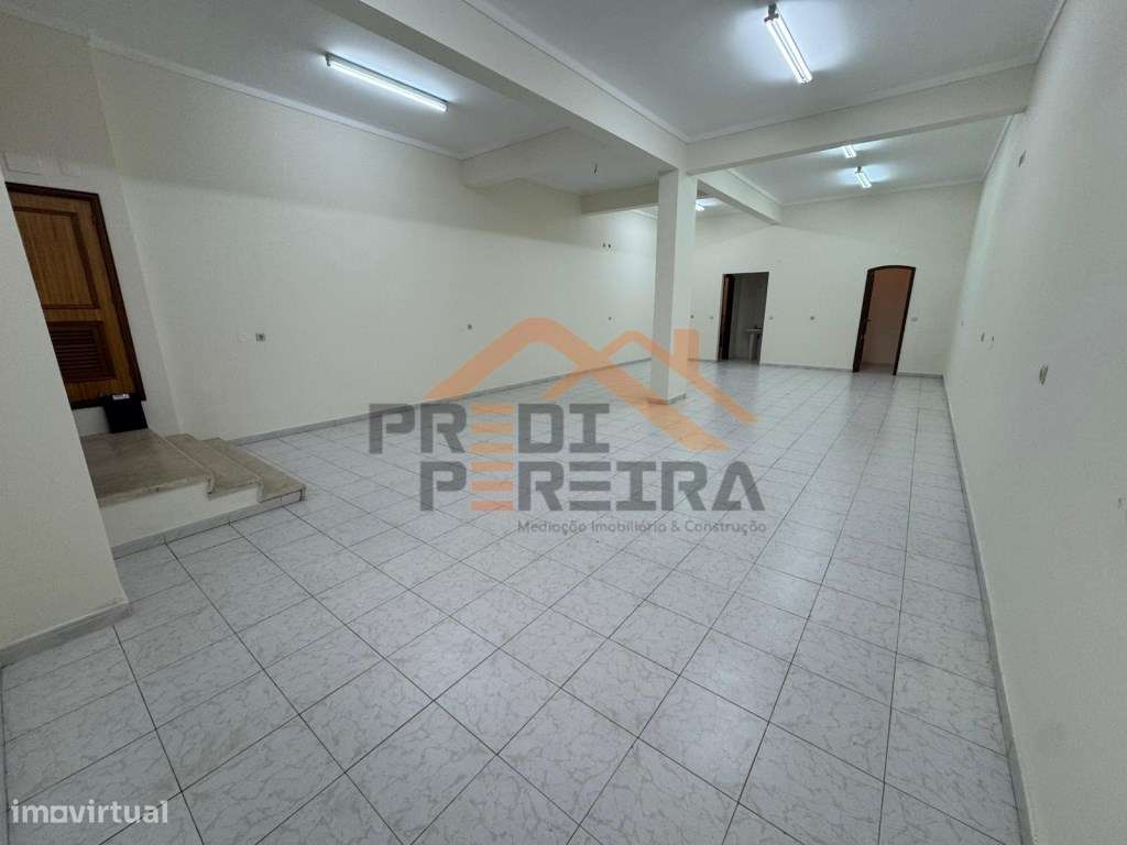 Loja com 48 m2, situada na Agualva - Cacém. - Grande imagem: 2/16