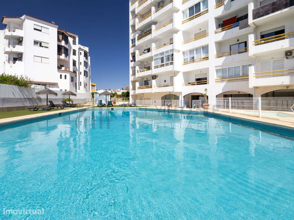 Apartamento T1 com Piscina e Varandas em Albufeira-25