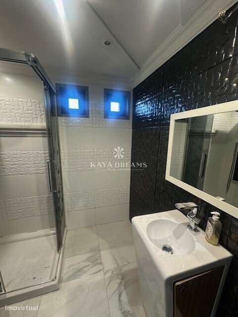 T6 para venda na Quinta Nova em Odivelas com 4 lugares de Parqueame...-26