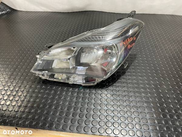 Lampa Przód Lewa TOYOTA YARIS III LIFT WYSYŁKA GWARANCJA ORYGINAŁ - 2