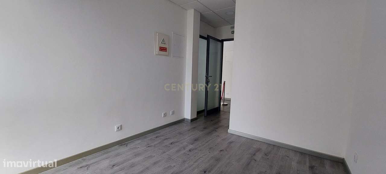 Loja arrendar em Queijas - excelente oportunidade - Grande imagem: 3/14