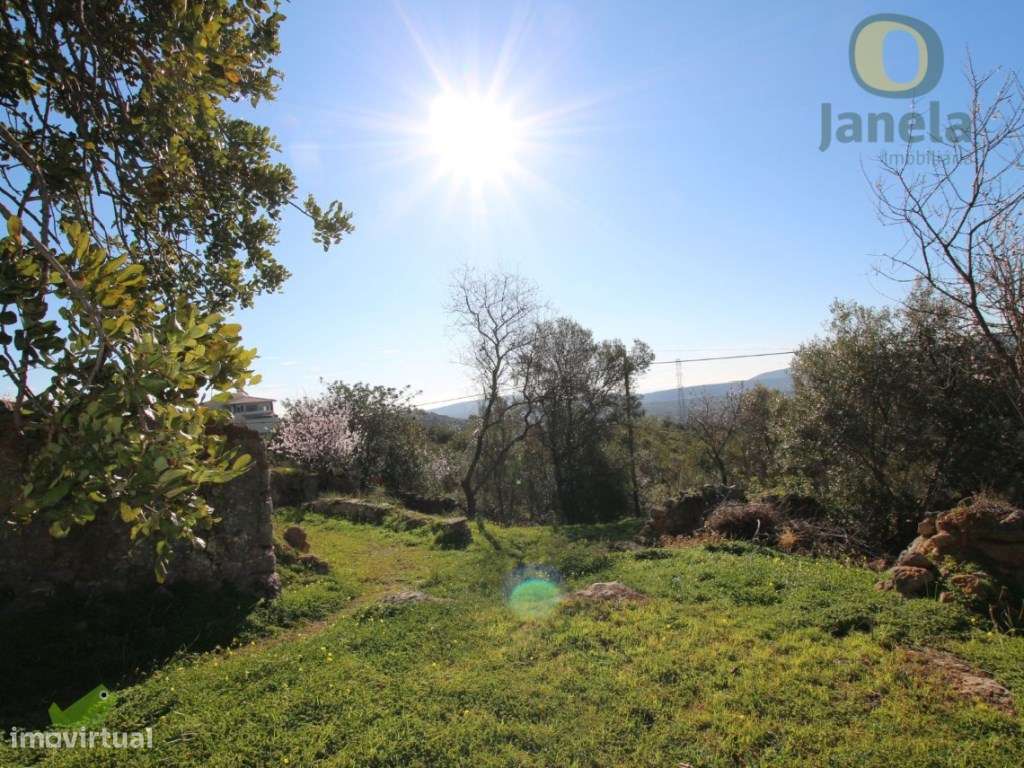 Terreno Urbano com ruína com Vista Mar e Serra - Grande imagem: 2/8