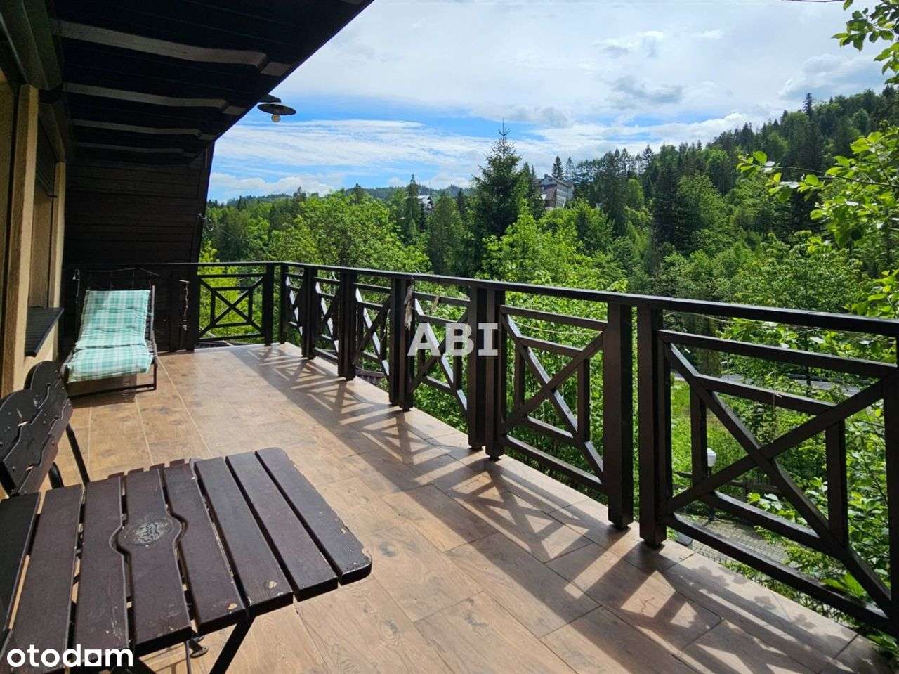 Pensjonat z dużą działką-12