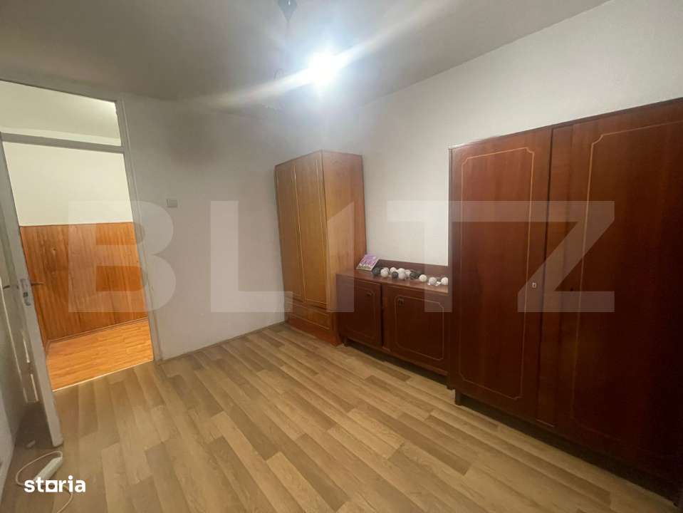 Apartament 3 camere, 70 mp si balcon inchis-4
