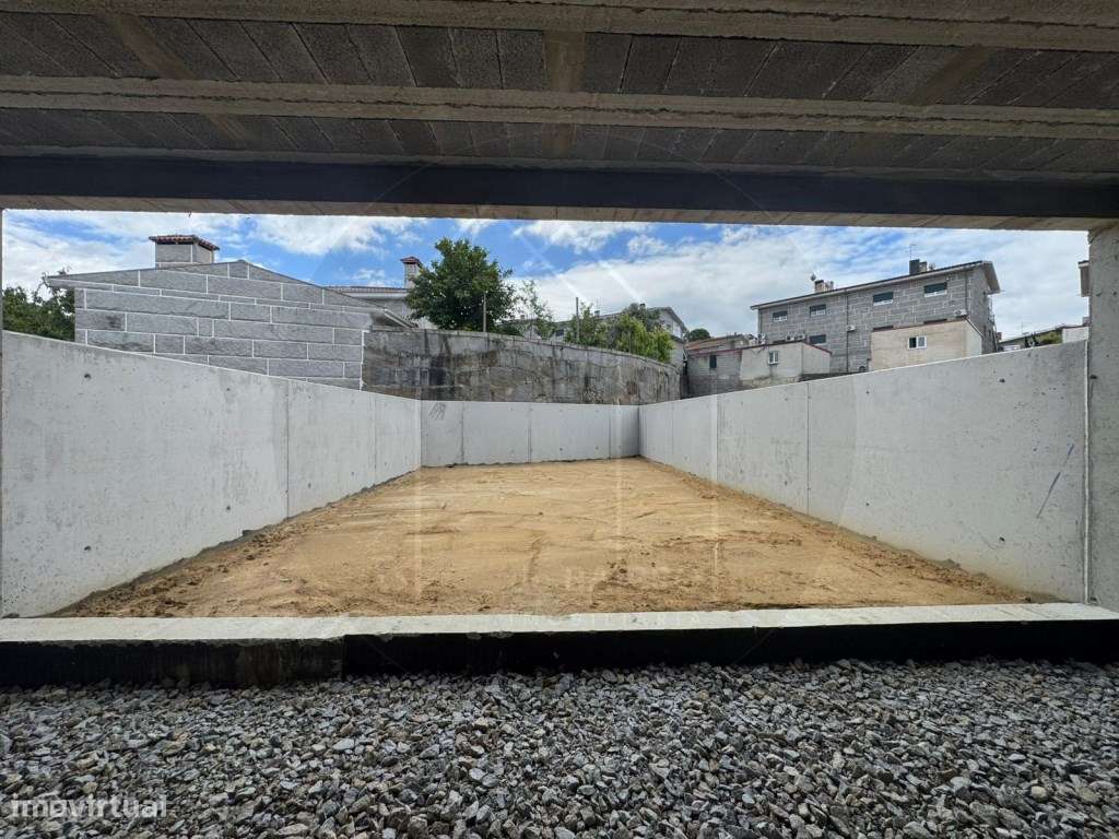Moradia T3 Térrea de Arquitetura Contemporânea com Jardim Privativo...-14