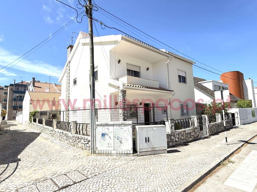 Moradia V6 com Garagem Centro da Cidade-53