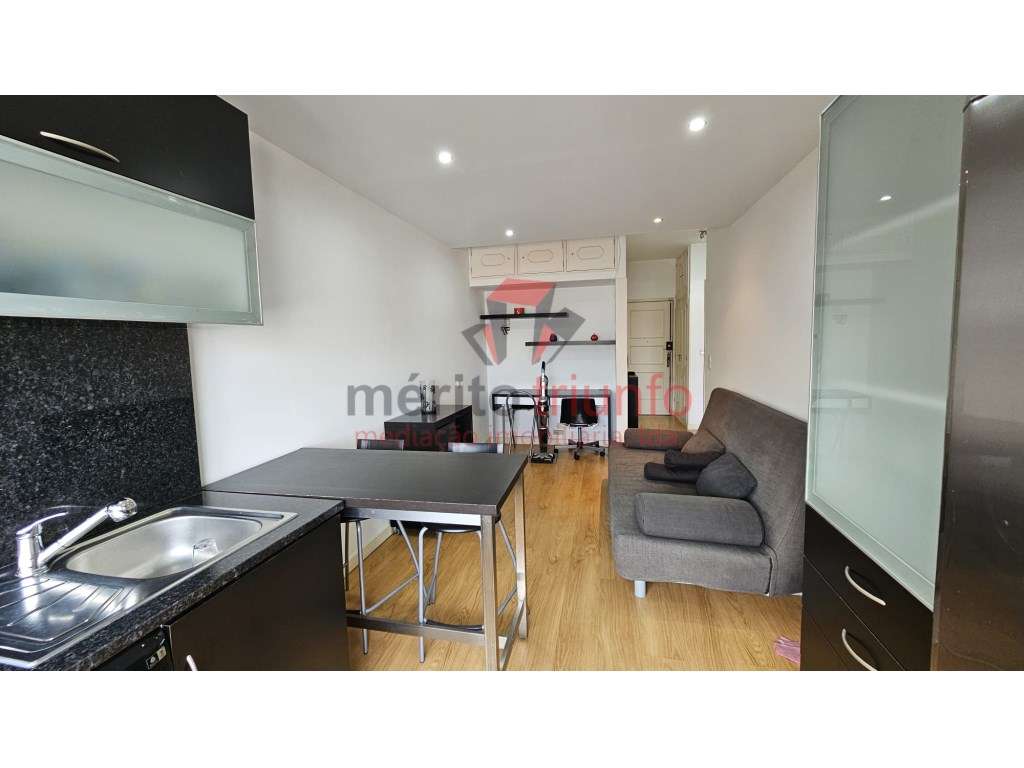 Oferta da Escritura e Registo- Ap. T1 com vista para a cidade - PORTO - Grande imagem: 2/19