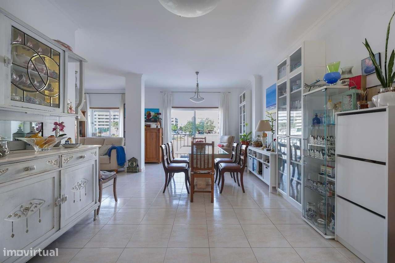 Apartamento T3 Com Garagem E Arrecadacao Em Portimao