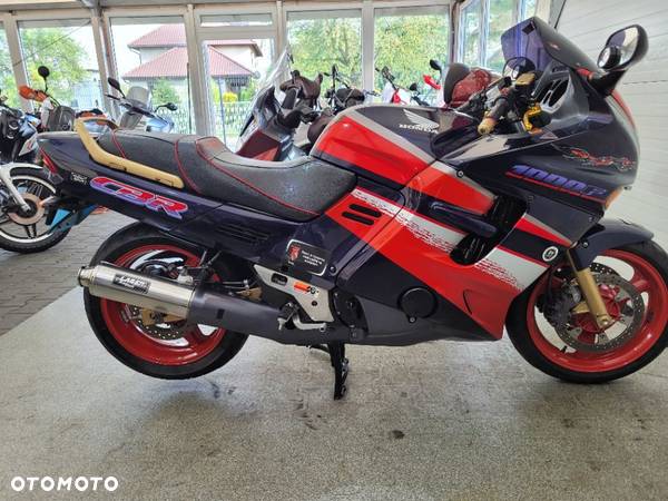 Honda CBR - 35