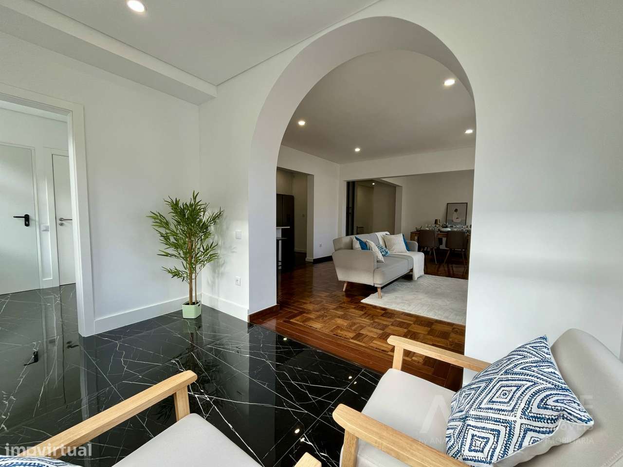 Apartamento T3 Duplex para venda no centro de Viseu - Grande imagem: 3/53