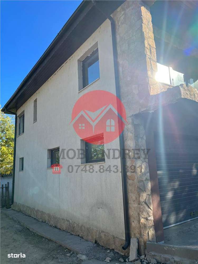 Casa spatioasa 340 mp, teren 1000 mp, stradal, Kogalniceanu - Imagine principală: 5/14