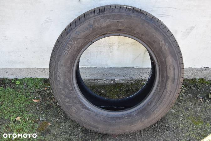 OPONA 245/65 R17 - 1