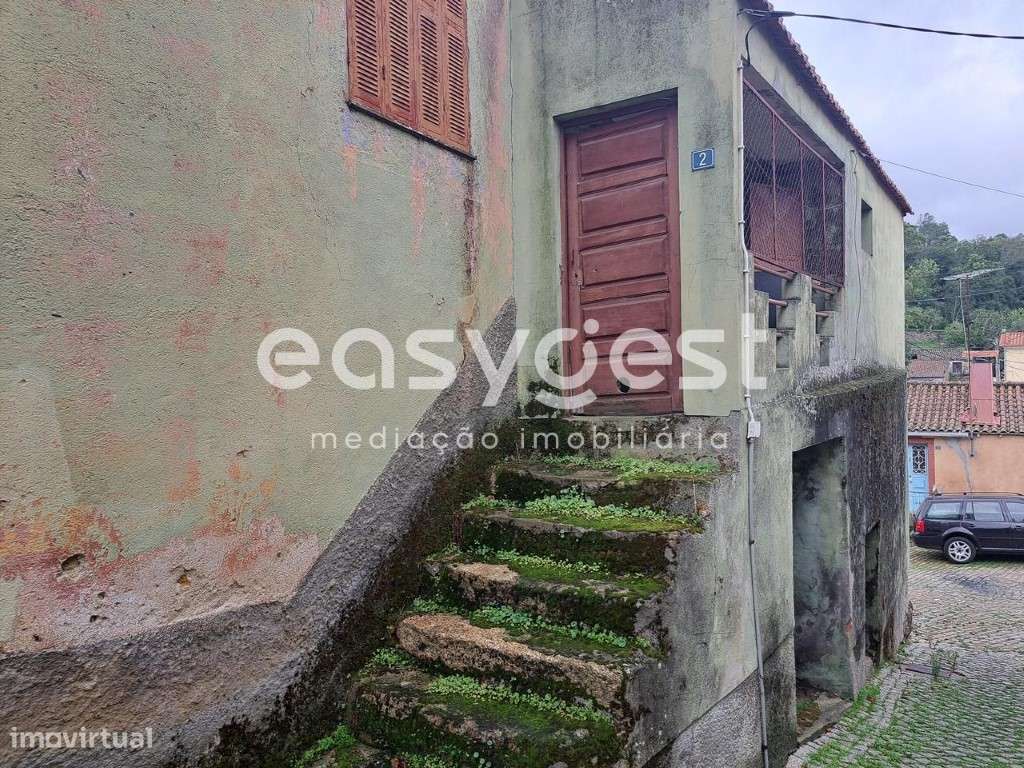 Moradia para recuperar na aldeia de Souto da Velha, Torre de Moncorvo. - Grande imagem: 5/13