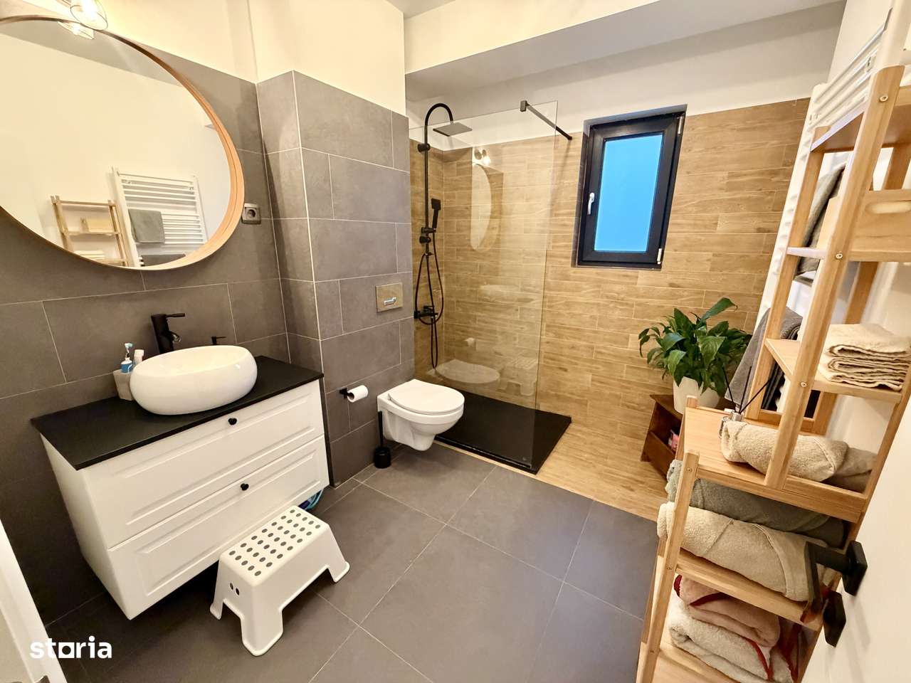 Casa moderna sector 4. Mobilata-Utilata complet. 4 camere - Imagine principală: 5/20