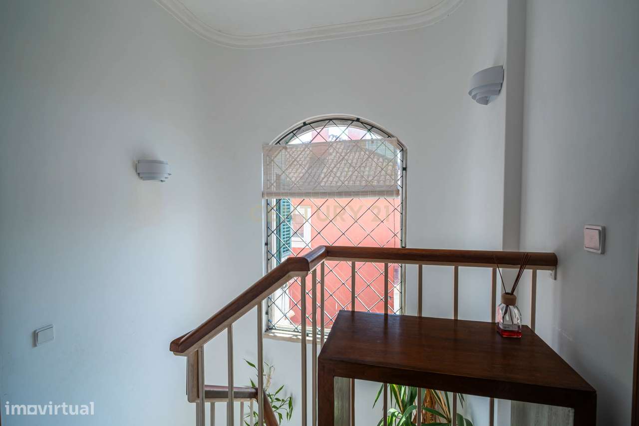 Espetacular Moradia em Cascais com Jardim e Piscina-10