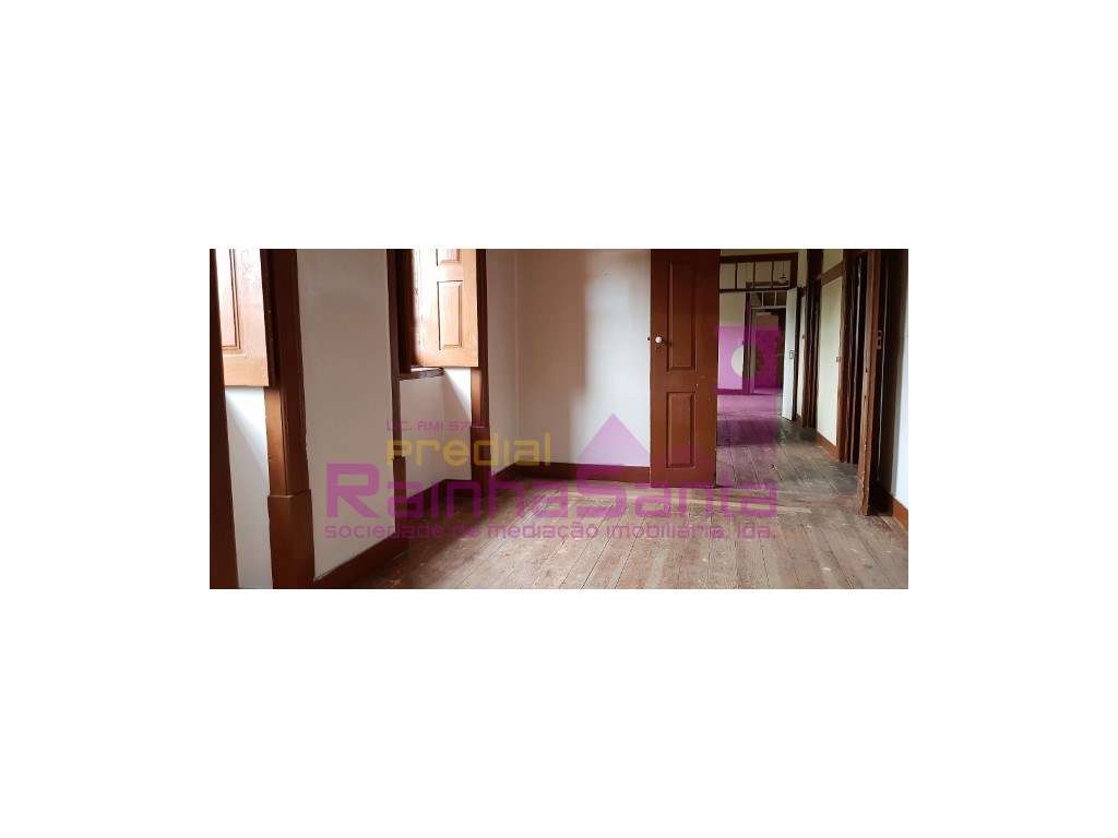 Moradia M3 para reabilitar - 2 lojas; adega e quintal - 20 minutos ... - Grande imagem: 5/17