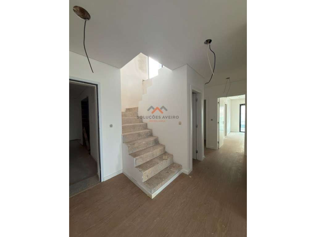 Apartamento T3 Duplex com Terraço | 3 WC | Garagem e Arrumos - Cent...-23