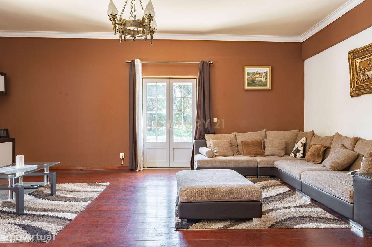 Moradia rodeada pelo campo-10