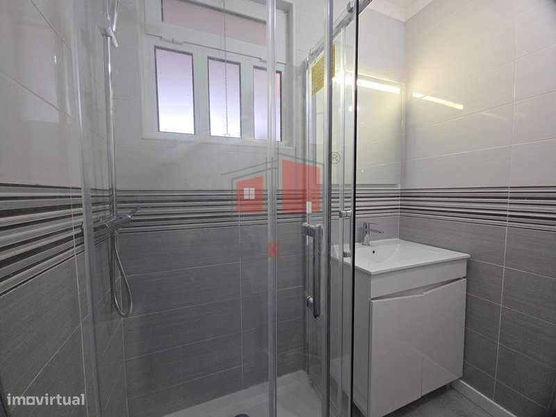 Apartamento T3 Totalmente Remodelado no Laranjeiro-9