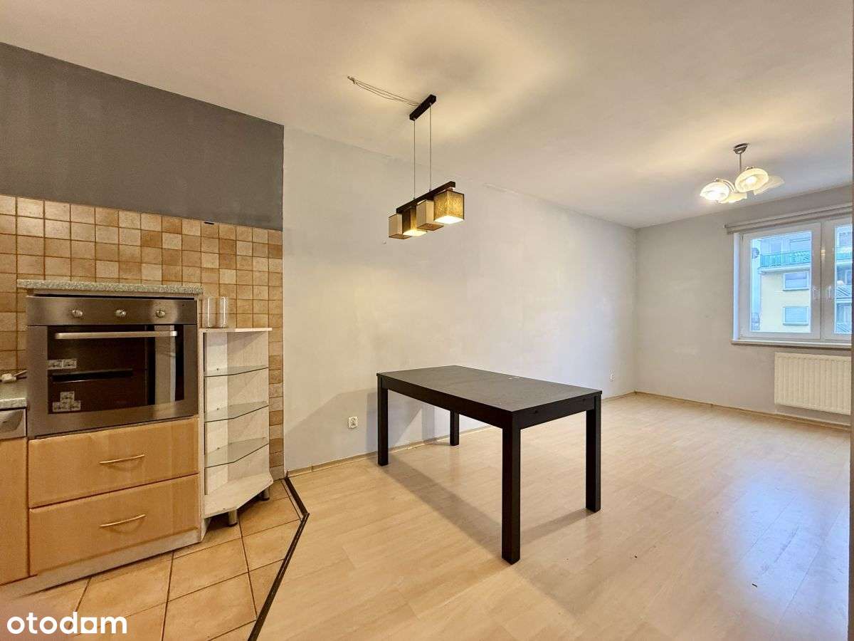 Ciche 2pok., loggia, winda, garaż ul. Aluzyjna-0