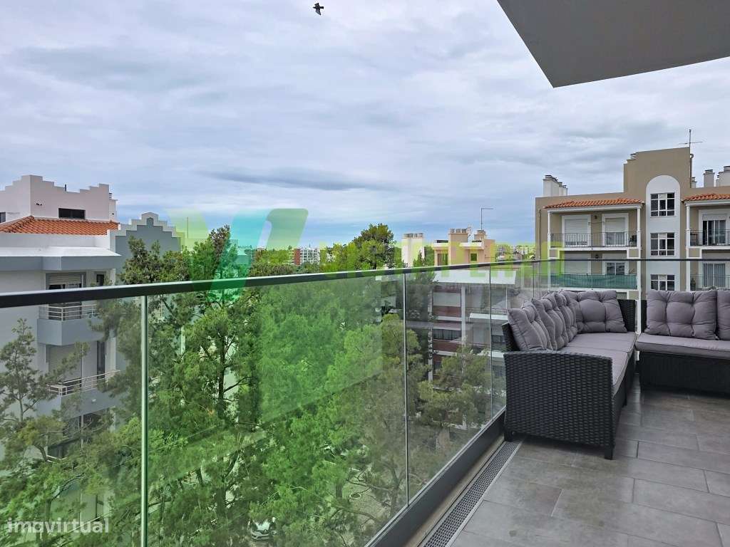 Apartamento T4 Acabamentos de Luxo na Urbanização do Fojo, Portimão-11