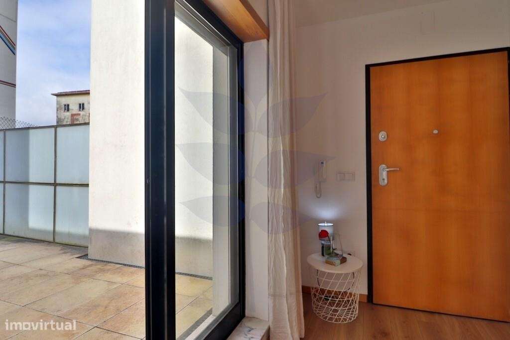 Apartamento T0 com terraço – mobilado e equipado | Braga-14