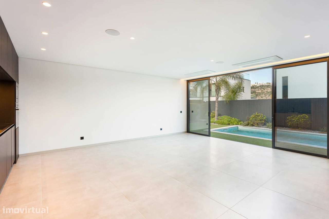 Moradia Moderna com Piscina - em construção - Grande imagem: 4/43