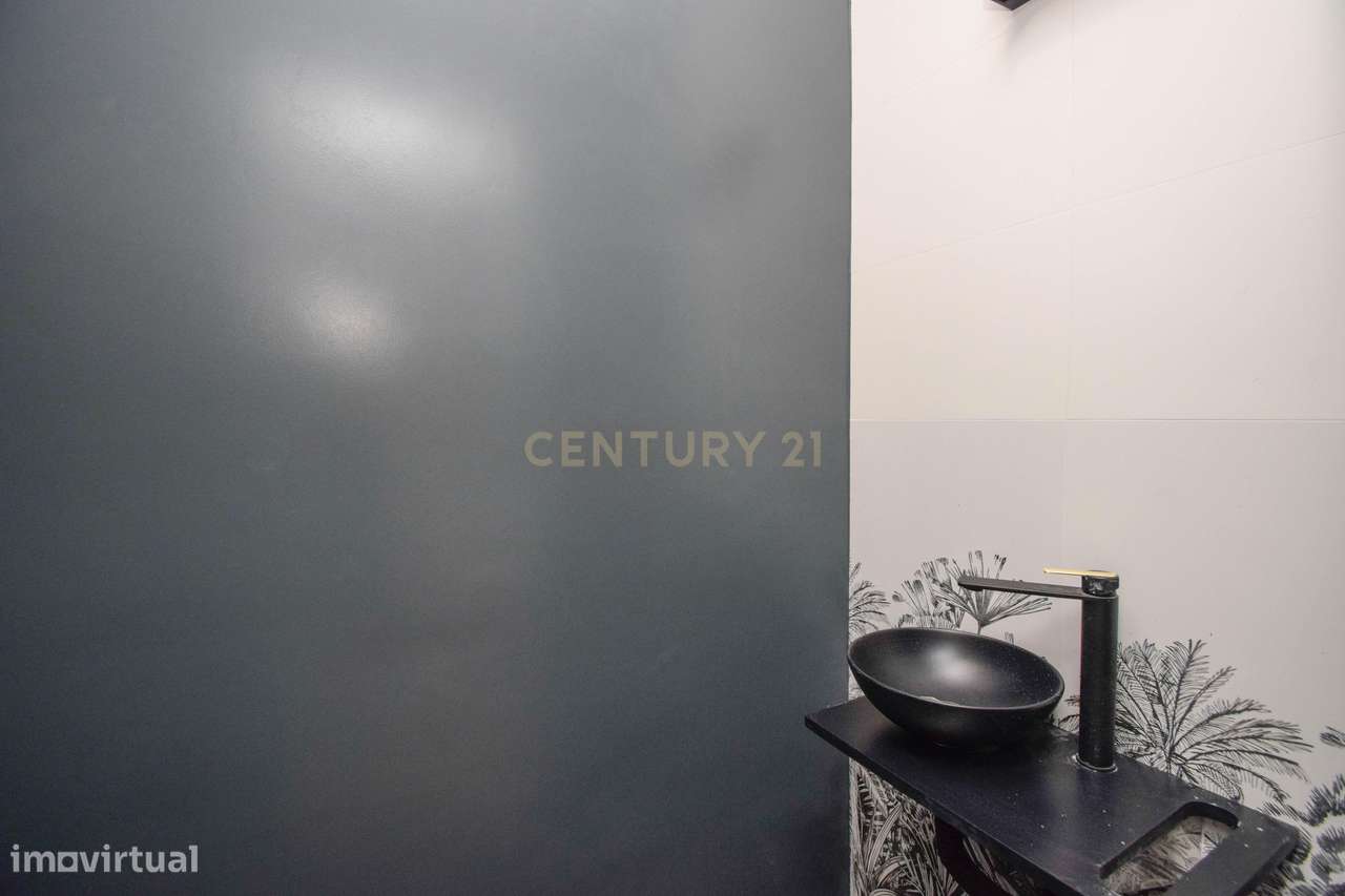 MORADIA T2 com Jardim * Bairro tranquilo em Cova da Piedade Almada-18