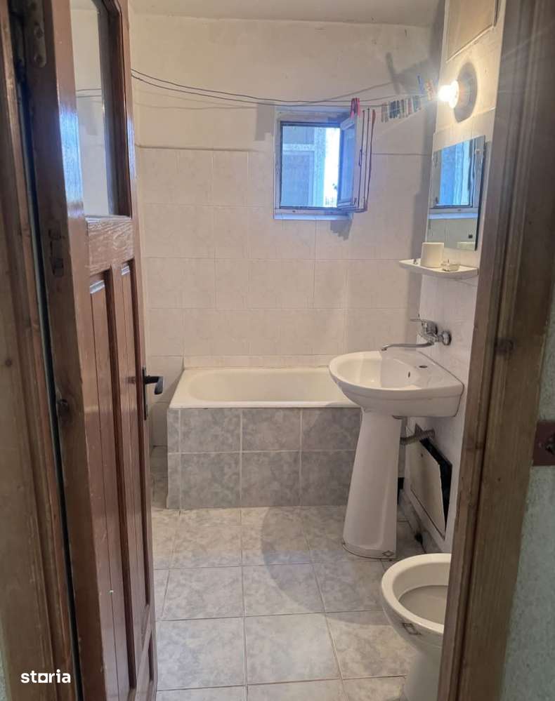 Apartament 2 decomandate în Sărari, etajul 3/4 - Imagine principală: 5/6