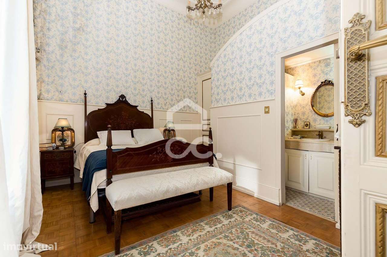 Palacete de inspiração neoclássica francesa com jardim botânico de Jea-17