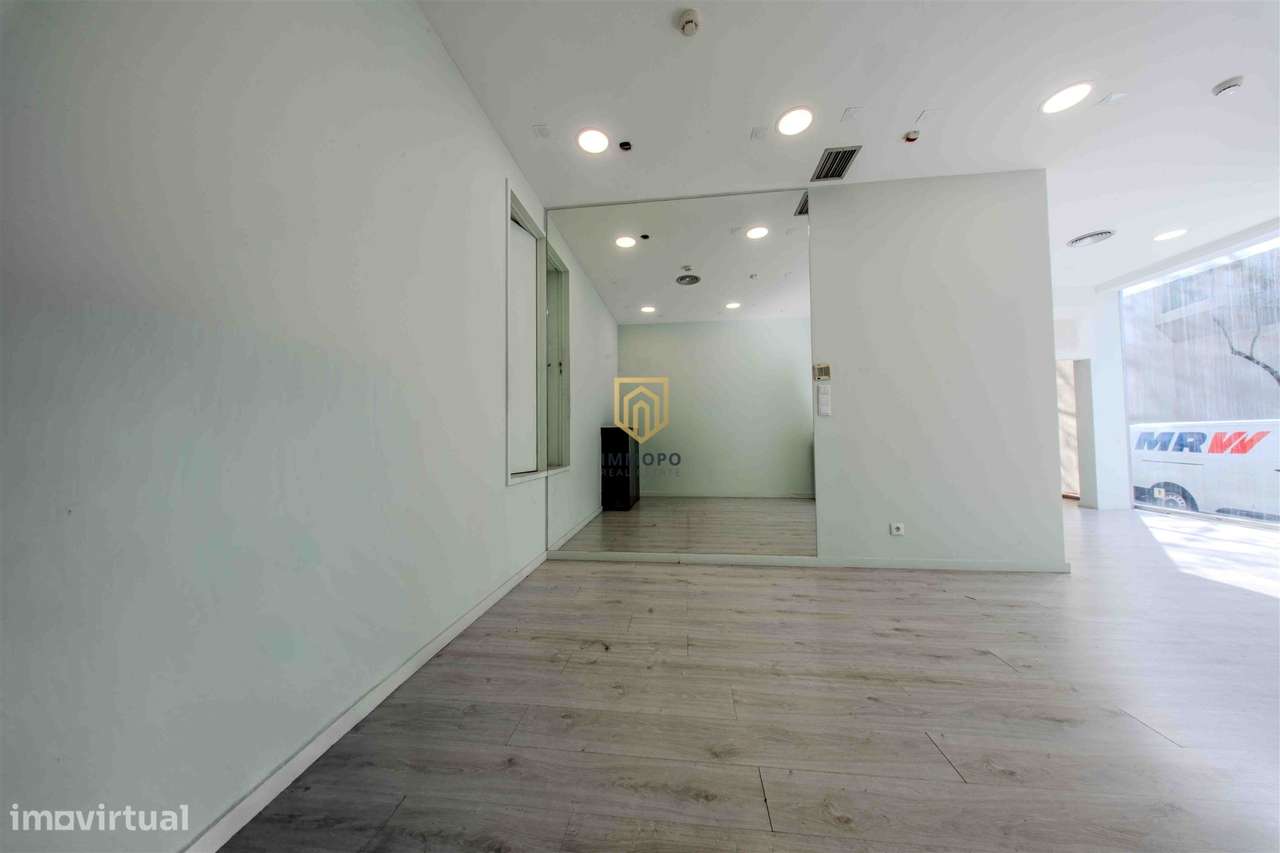 Loja , Porto, Matosinhos / Venda / 205.000€-2