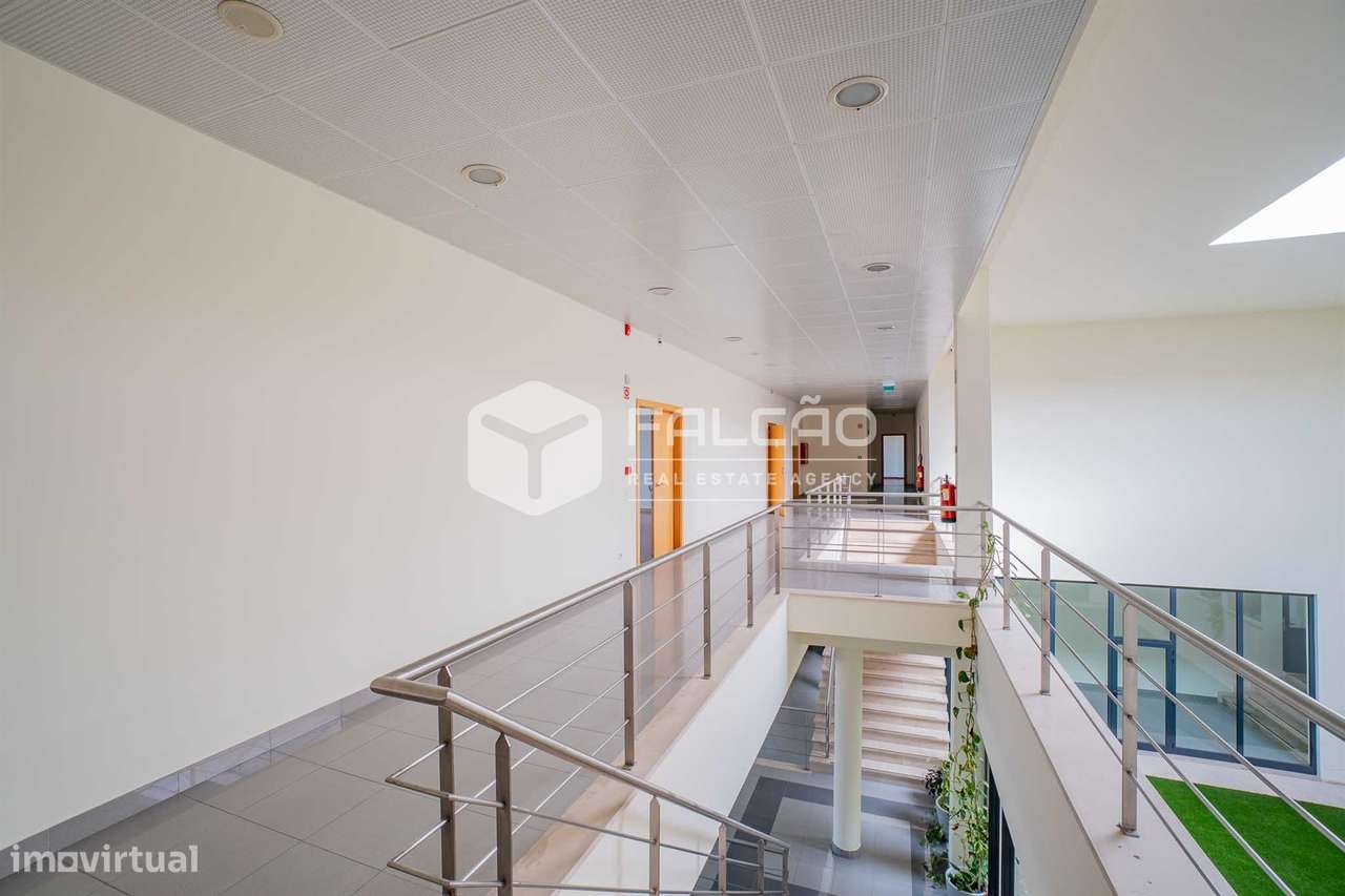 Armazém  Venda em Romeira e Várzea,Santarém-17