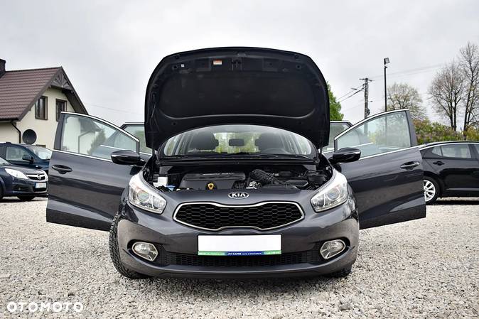 Kia Ceed 1.6 CRDi 128 Dream Team Edition - 11