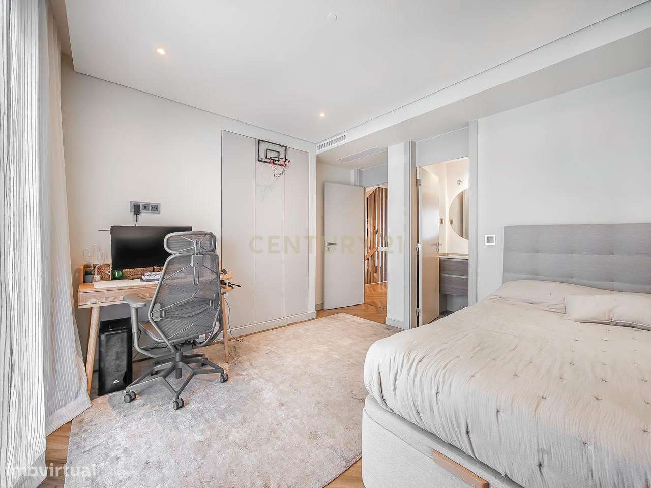 Moradia T4 em Condomínio Privado | Piscina | 6WC | Jardim | Terraço |-37