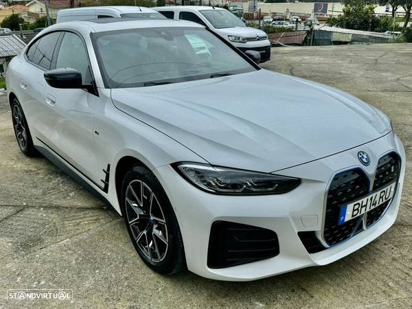 BMW i4 eDrive40 Desportiva M - 38