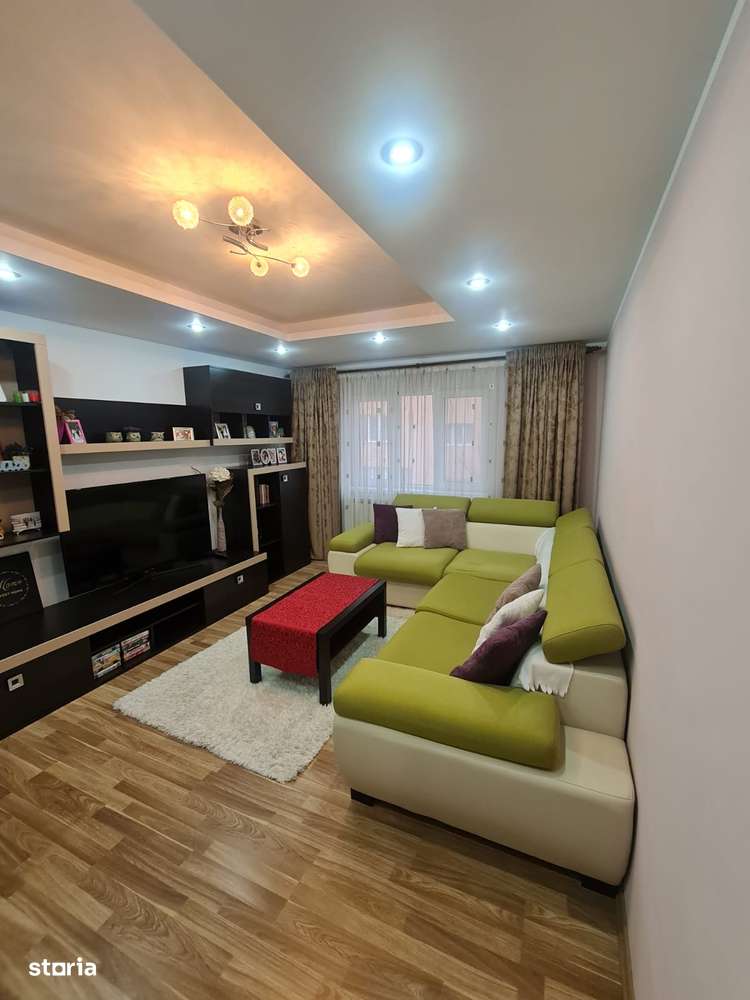 Apartament 3 camere 72 mp Bradet , etaj 3, finisat, mobilat, utilat - Imagine principală: 1/15