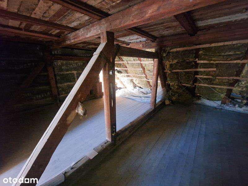 Ładna działka w centrum, a dom w gratisie!-10