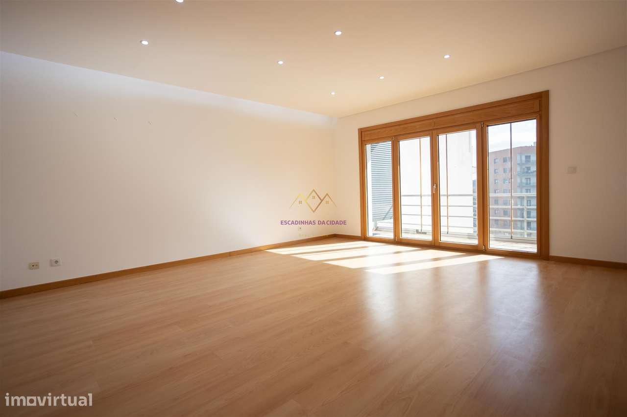 T3 renovado com 2 lugares de estacionamento nas Colinas do Cruzeiro - Grande imagem: 4/18