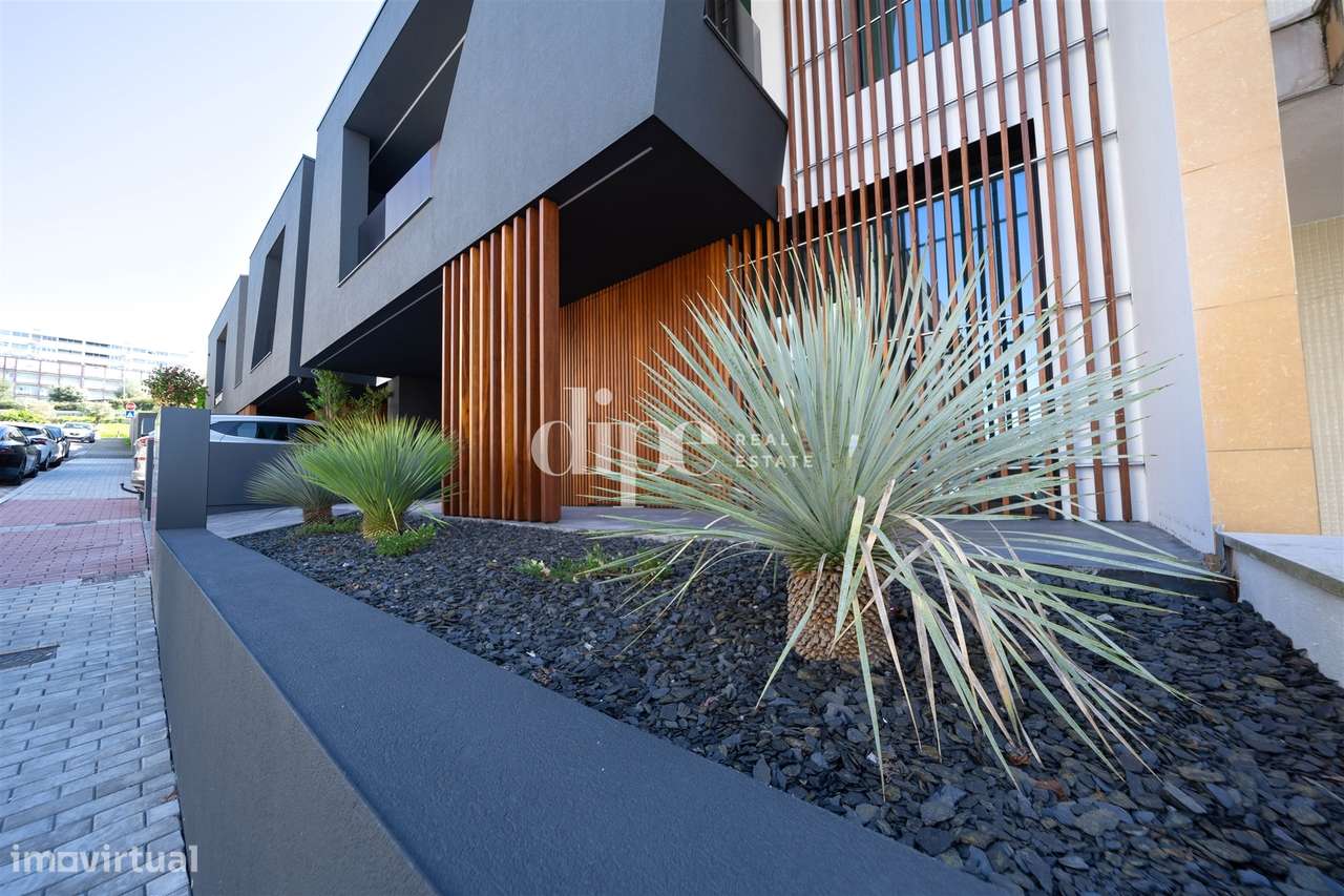 Moradia T3 com piscina em fase final construção - Grande imagem: 3/19