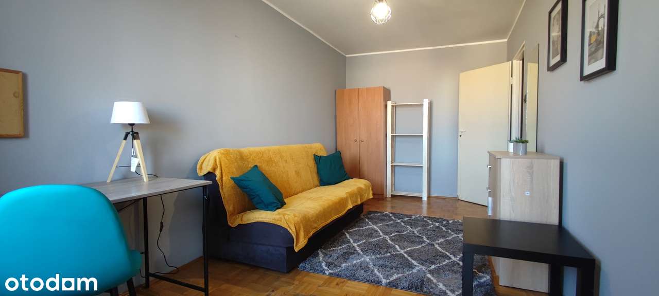 Inwestycyjne - 4 pokoje - ogrzewanie miejskie - 78 m2 - dwa balkony-1