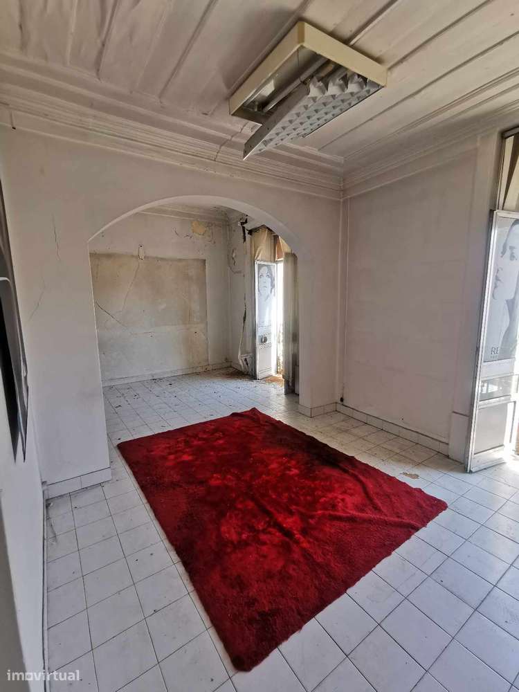 Prédio com localização de excelência na cidade de Tomar - P2986/23-10