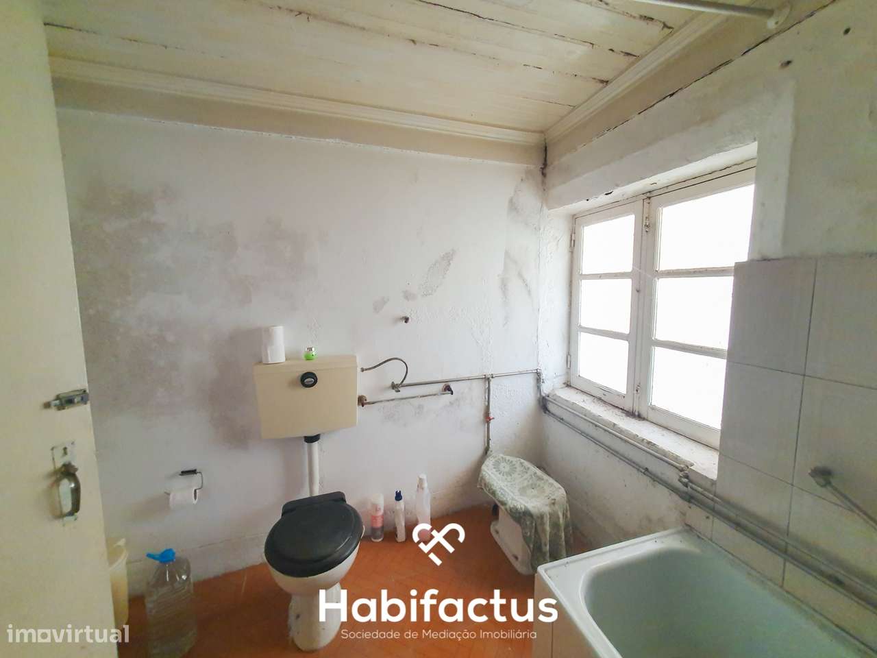 Moradia T3 à venda para Renovação em Paranhos da Beira - Seia-11