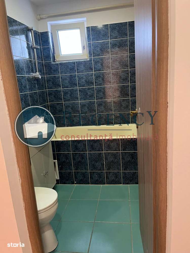 Liber, renovat, în bloc reabilitat, 3 camere la pret de 2-8