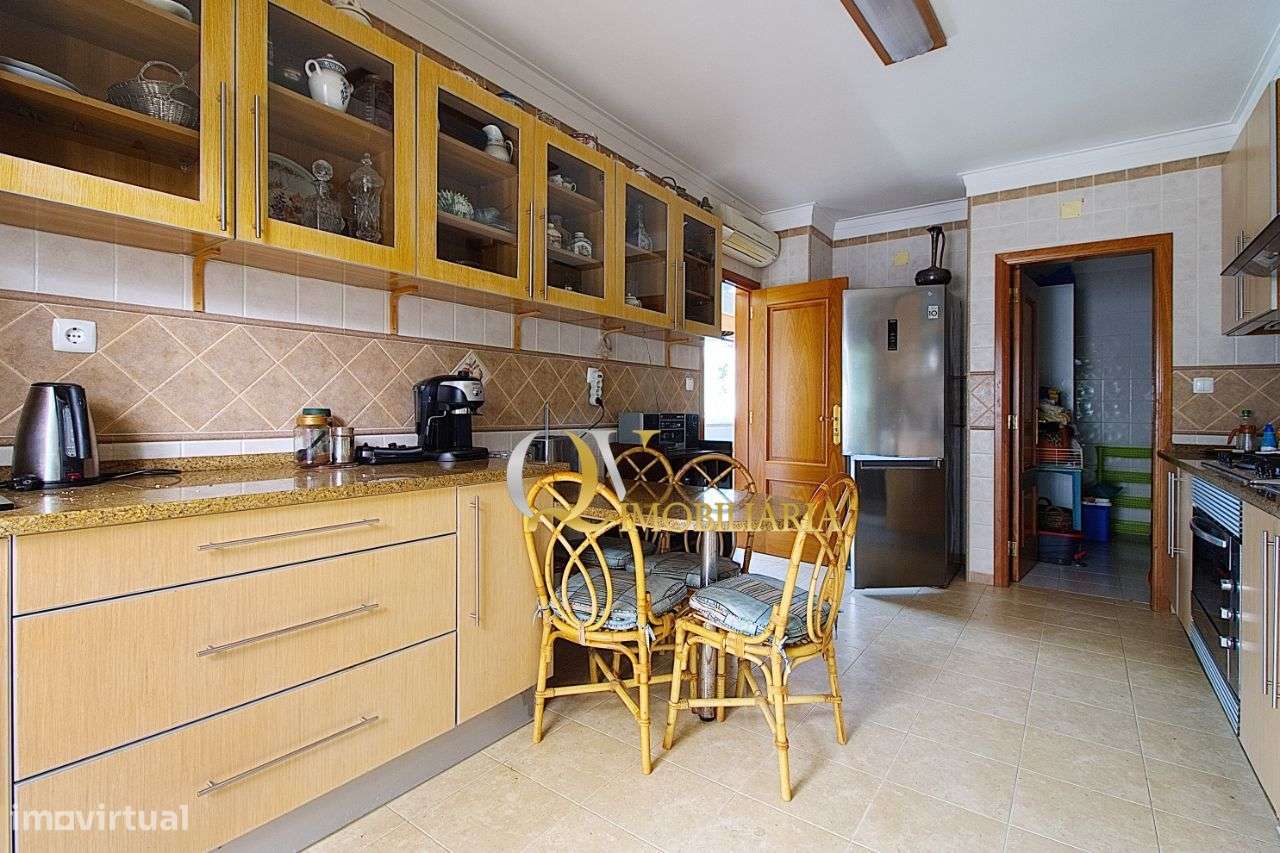 Excelente Moradia V4 para venda sita nos Jardins da Parede-29