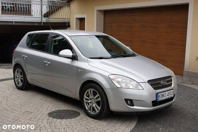 Kia Ceed - 7