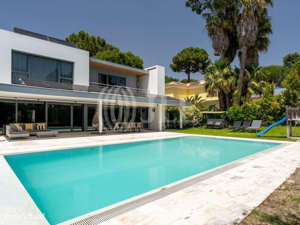 Moradia T5 com piscina, na Herdade da Aroeira, Almada-12