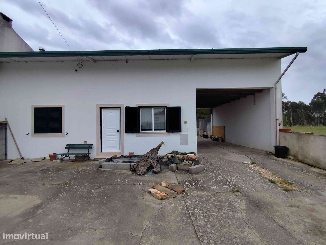 Moradia T2 com Terreno e Potencial de Construção-2