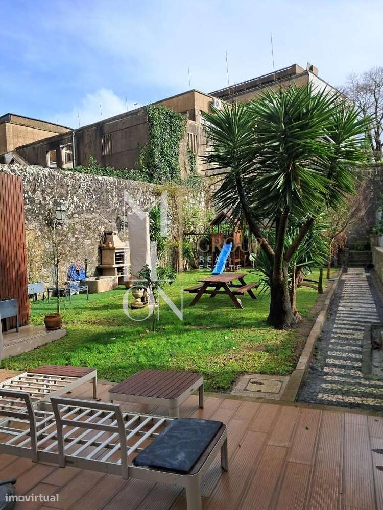 Prédio à venda com Alojamento local no centro do Porto - Grande imagem: 2/35