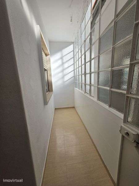 Apartamento T2 para Arrendamento – Santos ao Rego, Avenidas Novas - Grande imagem: 5/11