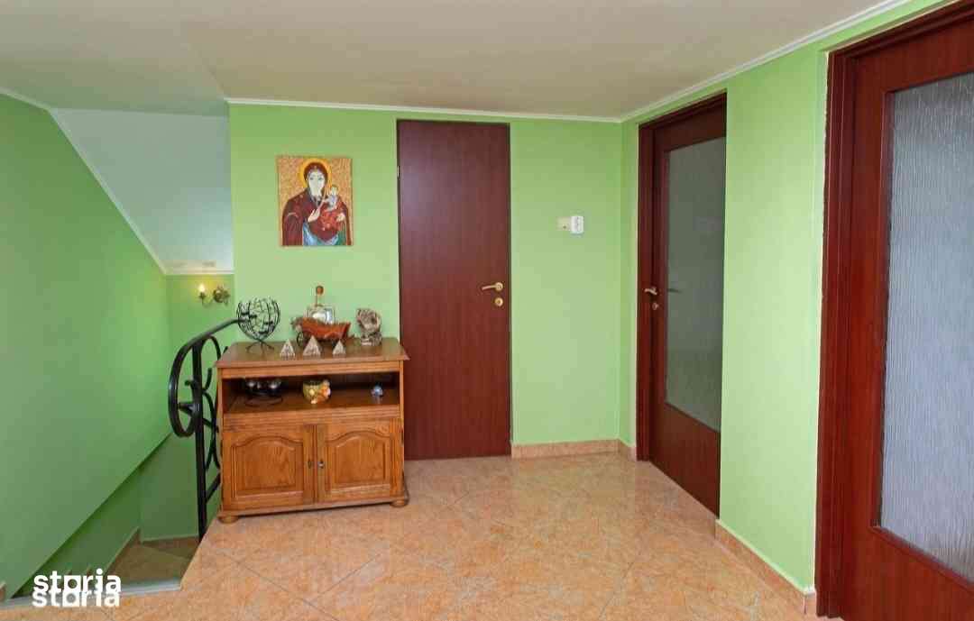 Vilă  Parter+ Mansardă Santandrei mobilată utilată-18